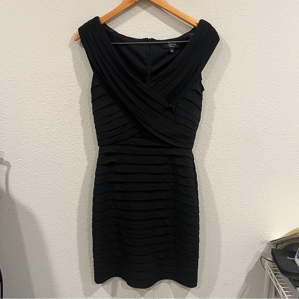 Tadashi Collection black bandage style v neck mini dress size medium